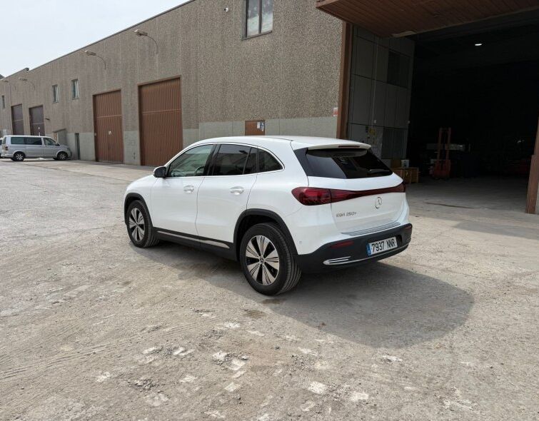 MERCEDES-BENZ EQA 250+